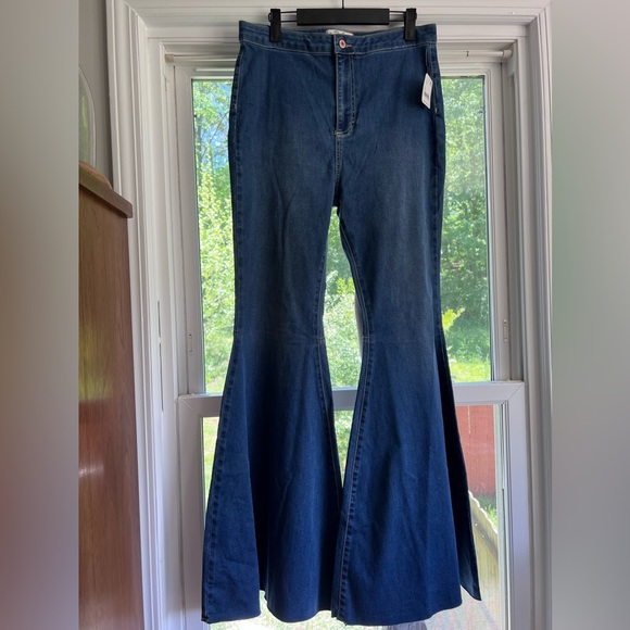 NEW Free People High Waist Flare jeans - Picture 3 of 4